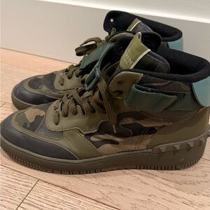 Valentino Garavani Camouflage High-Top Sneakers - Green and Black